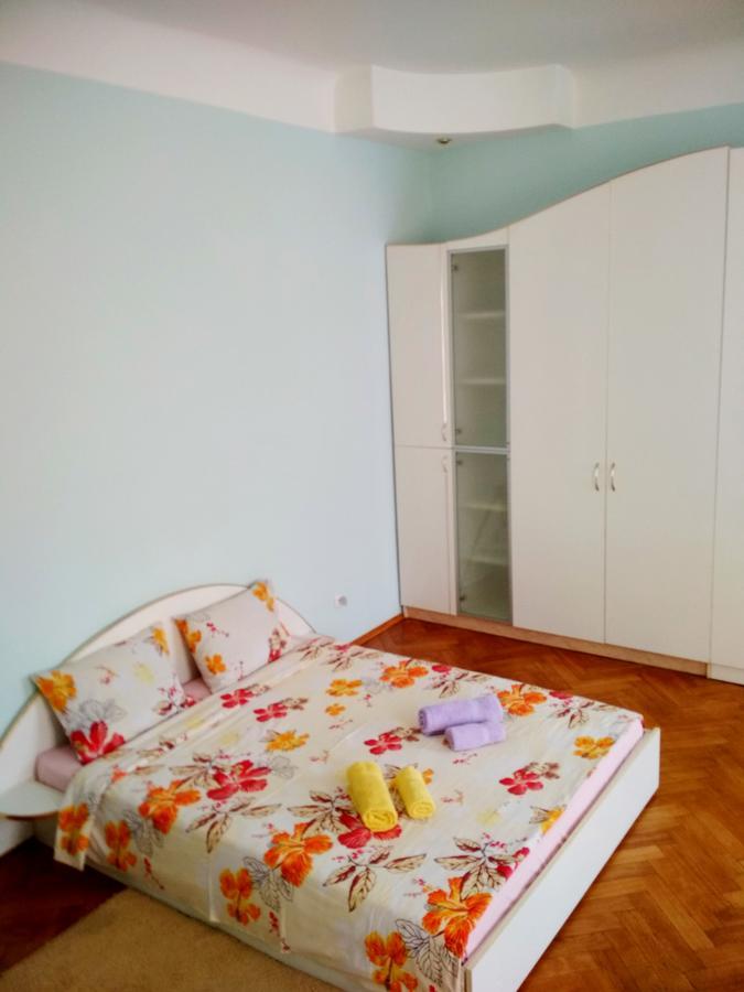 Apartments On Valova 25 Lviv Eksteriør bilde
