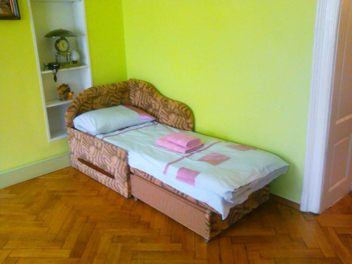 Apartments On Valova 25 Lviv Eksteriør bilde
