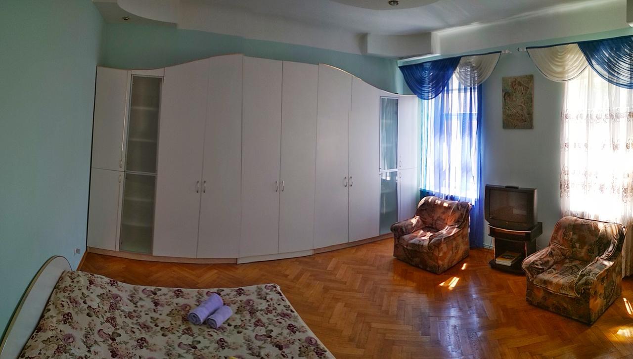 Apartments On Valova 25 Lviv Eksteriør bilde